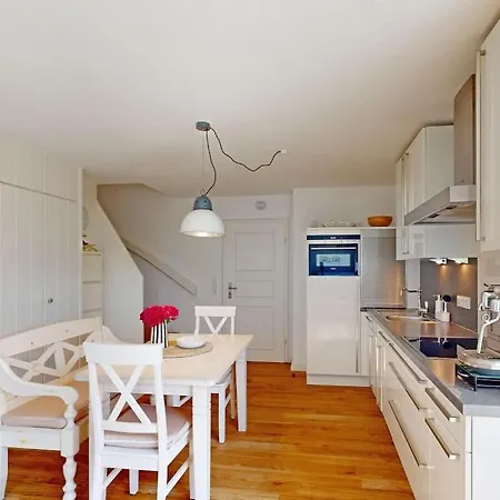 With 2 Bedrooms Casa de Férias Oldsum